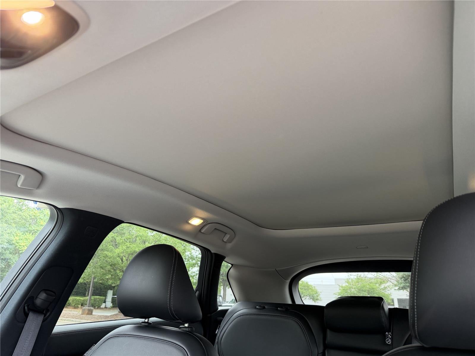 Used 2024 Lunar White INFINITI LUXE image 4