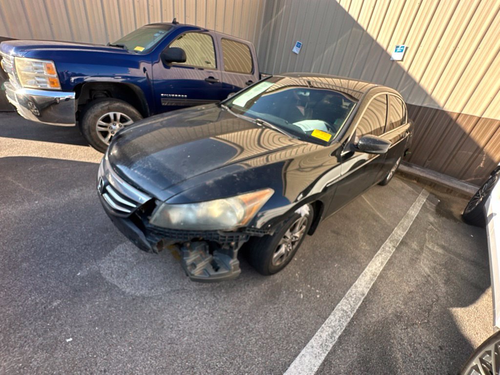 Used 2012  Honda SE image 2
