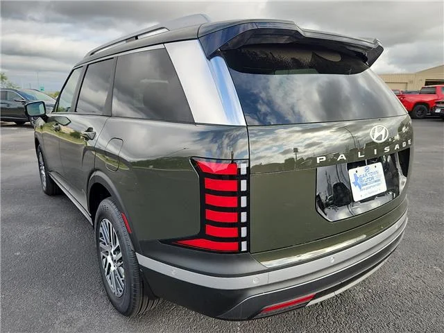 New 2026 Titan Charcoal Pearl Hyundai SEL Premium image 3