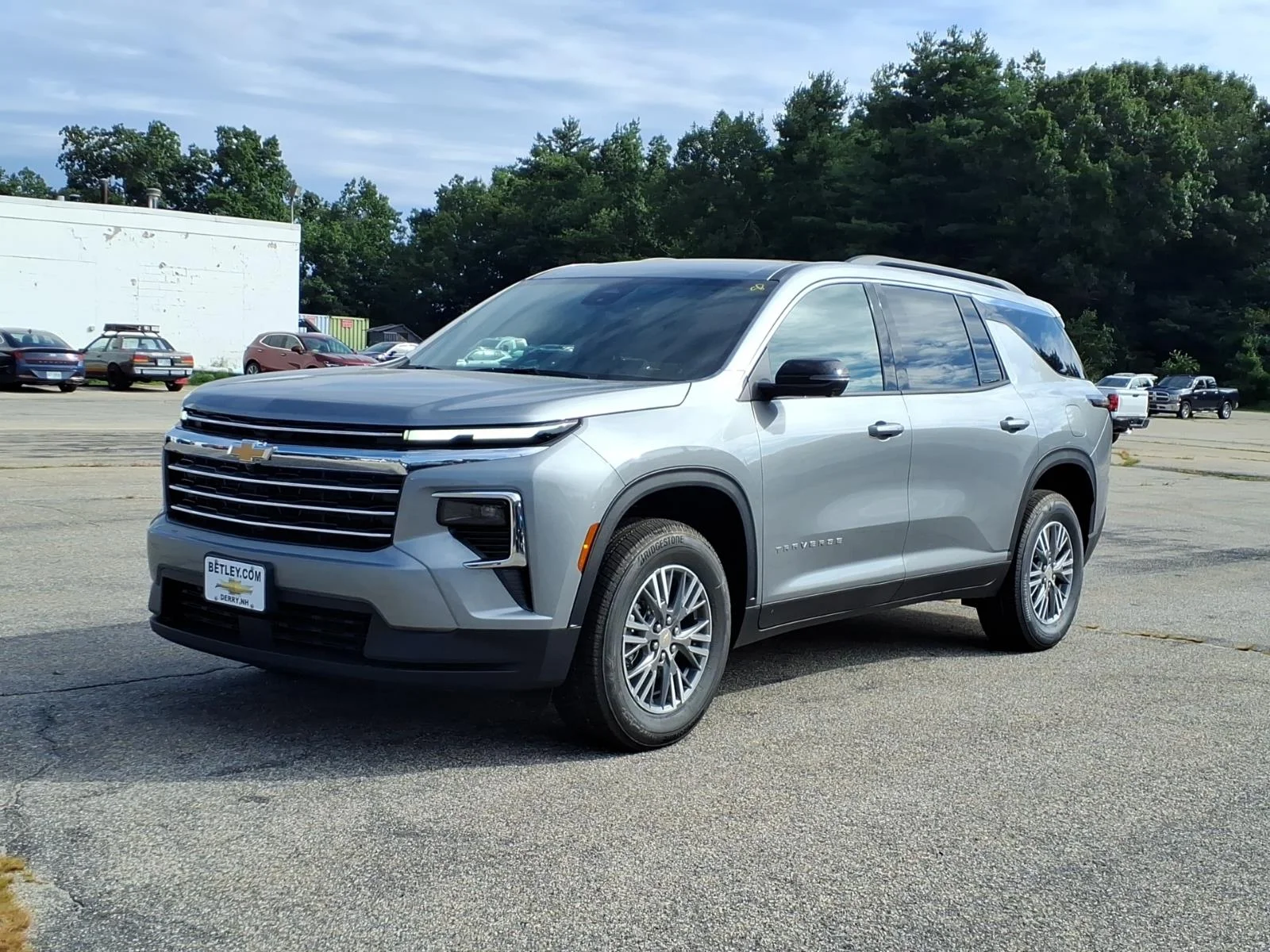 New 2027 Sterling Gray Metallic Chevrolet LT image 8