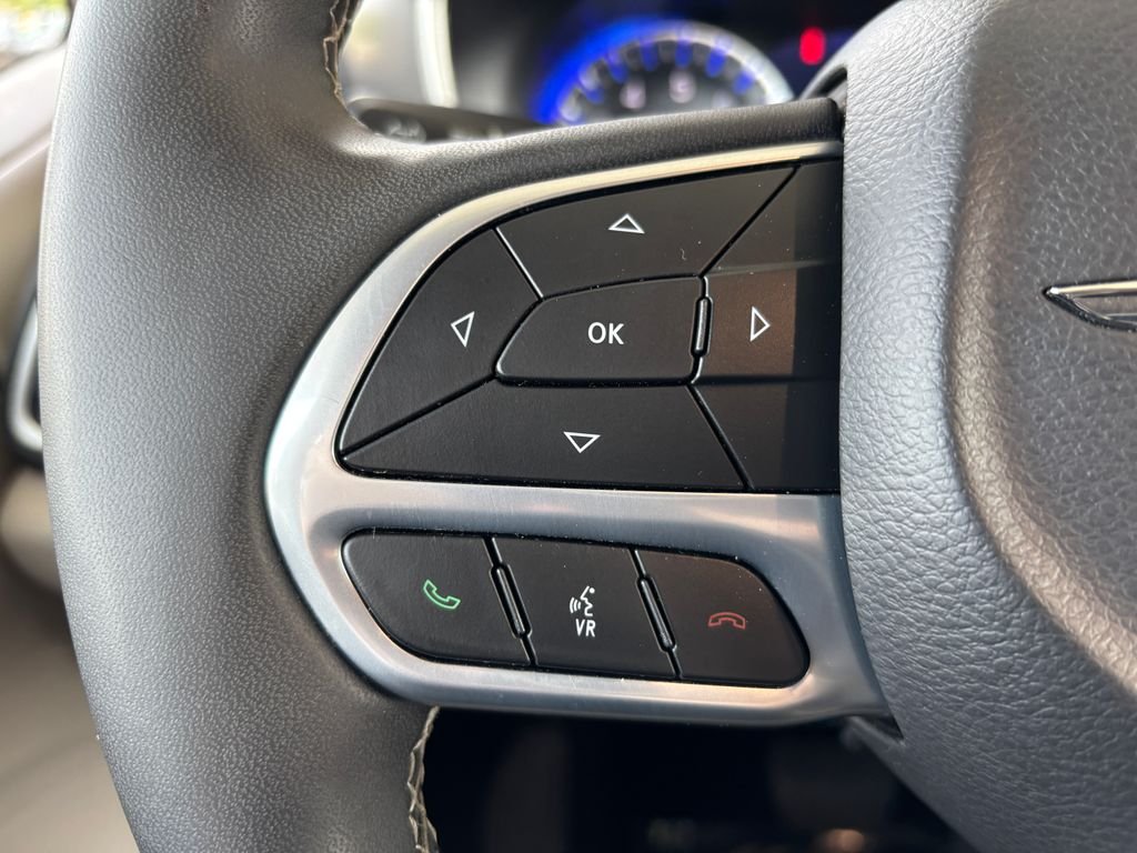 2024 Chrysler Pacifica Touring L - Photo 11