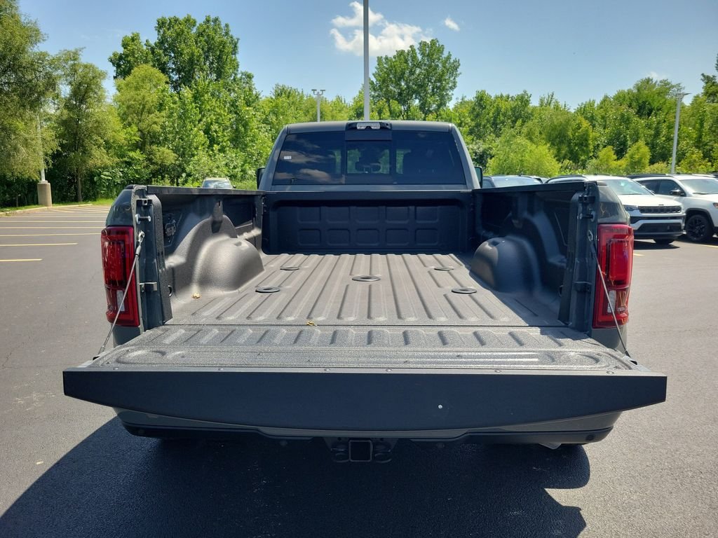 New 2026 Ceramic Gray Clear-Coat Exterior Paint RAM Laramie image 9