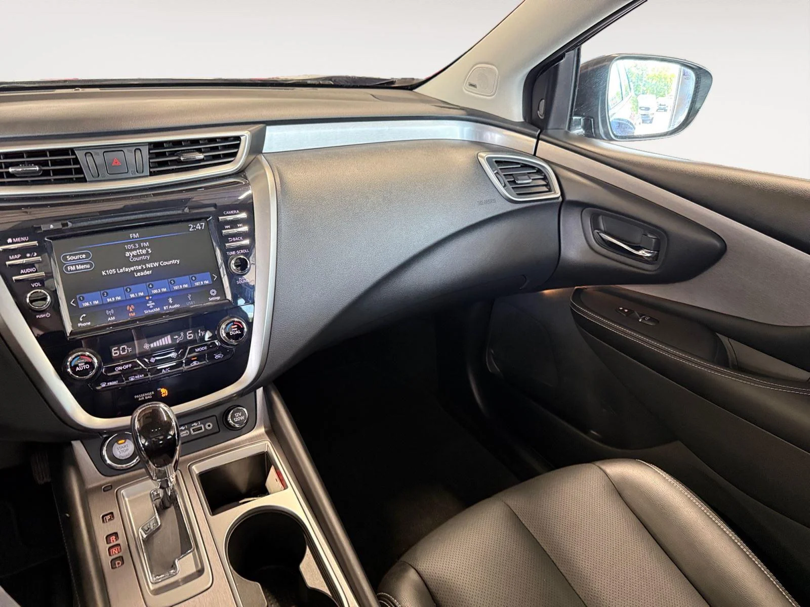 Used 2024  Nissan SL image 12