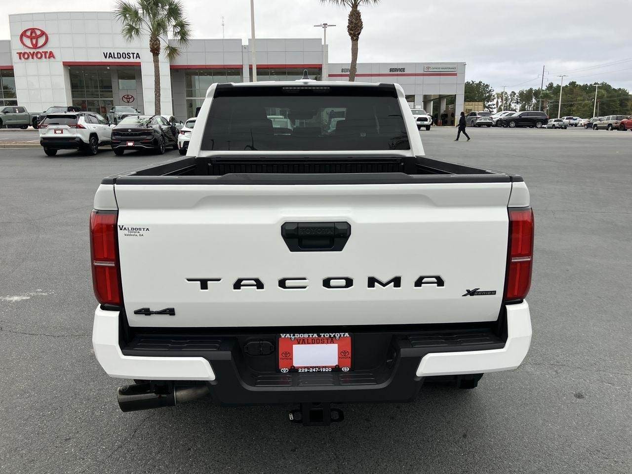 Used 2025 Ice Cap Toyota SR5 Double Cab image 4