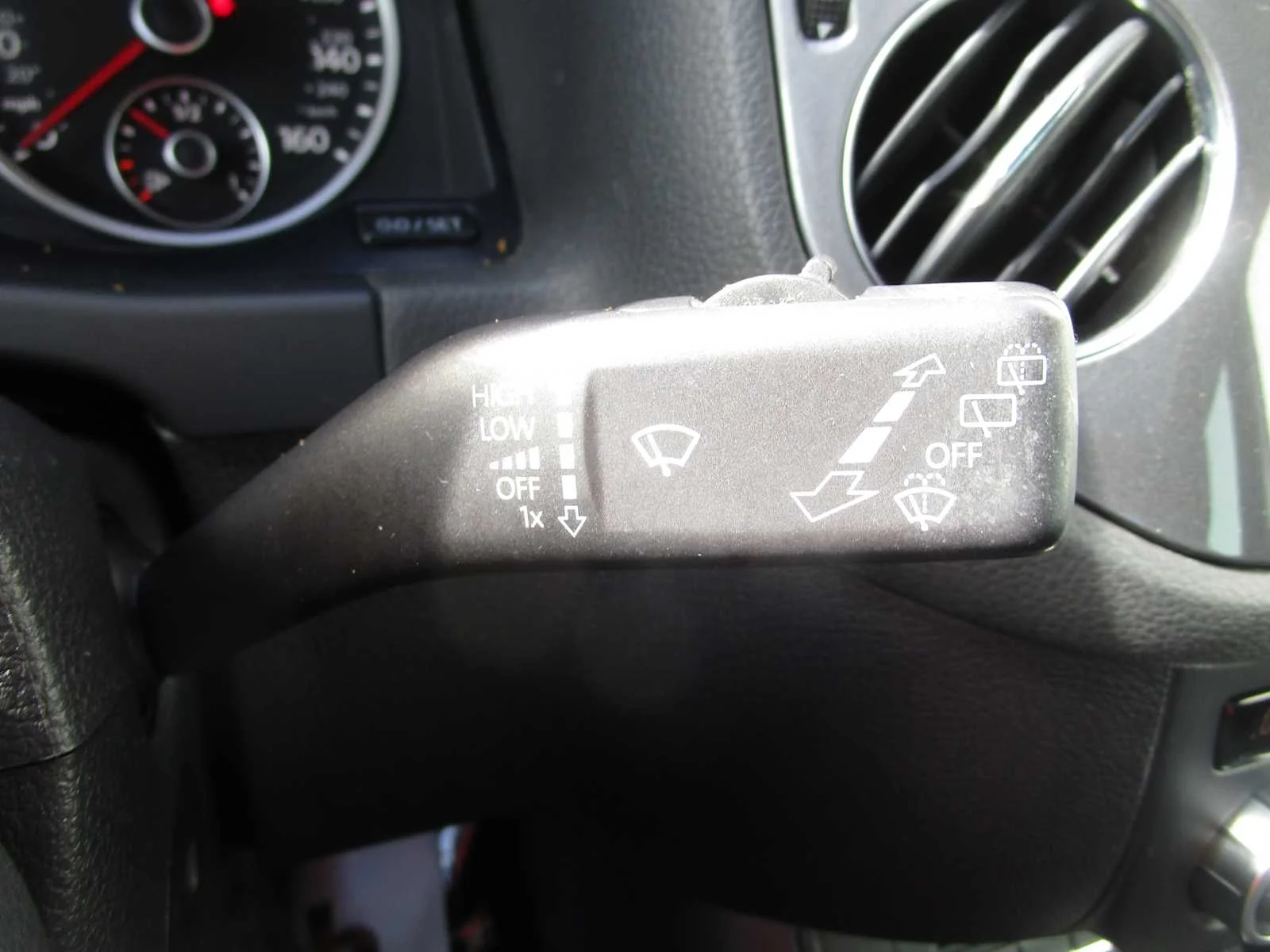 Used 2014 Pure White Volkswagen R-Line image 29