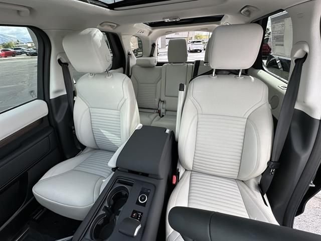 New 2026 Santorini Black Land Rover S image 24