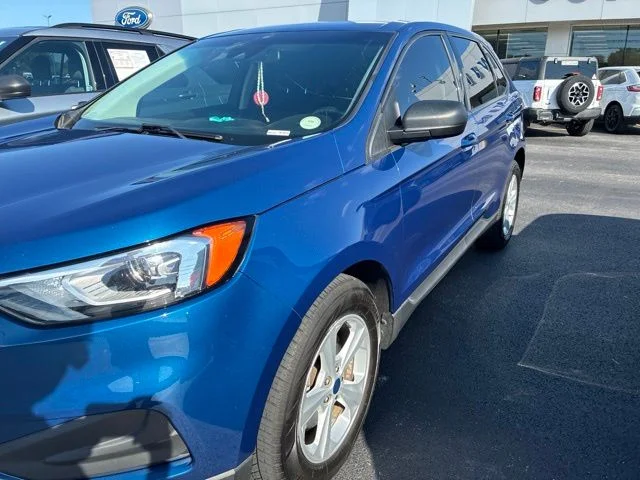 Used 2020 Blue Metallic Ford SE image 3