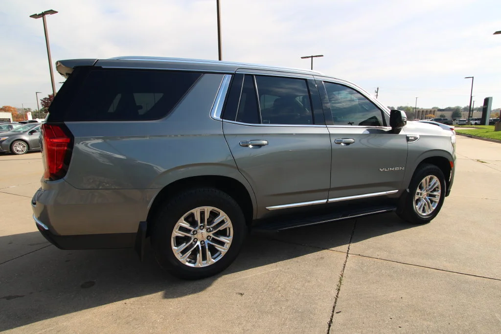 Used 2022 Gray GMC SLT image 5