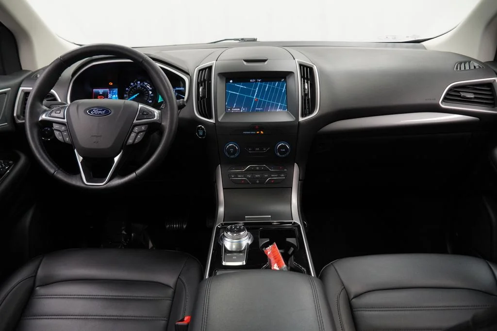 Used 2019 Silver Ford SEL image 27