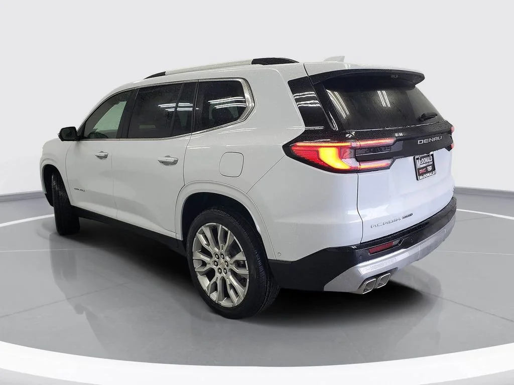 2026 GMC Acadia Denali - Photo 4