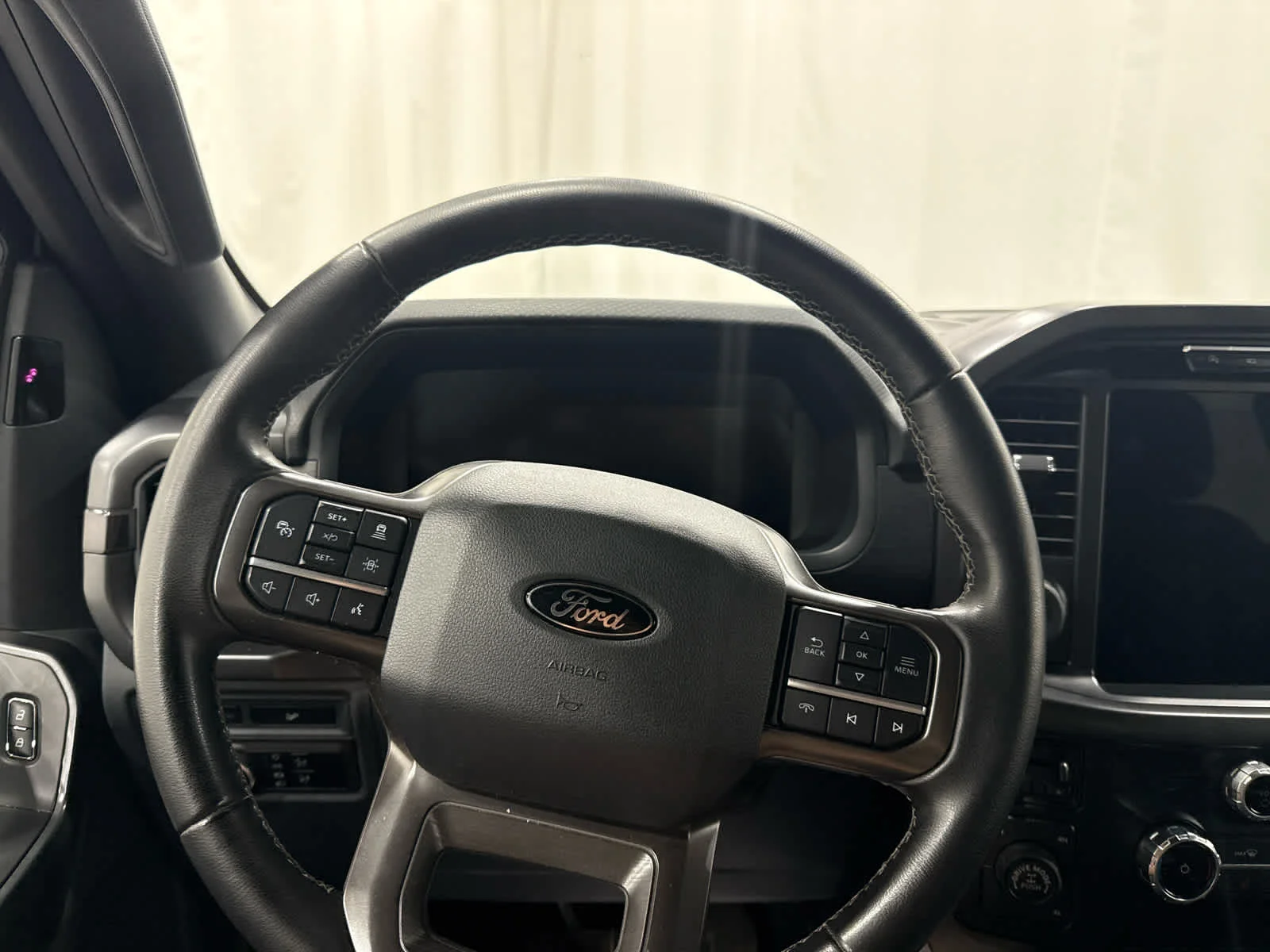 Used 2024 Silver Ford XLT image 16