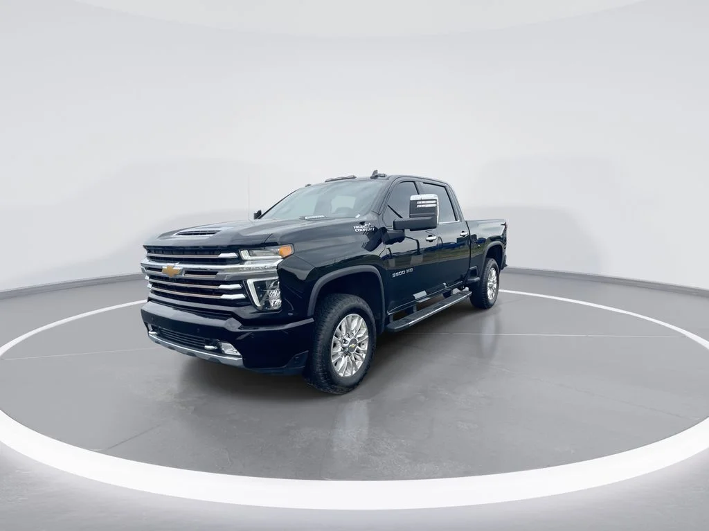 Used 2023 Black Chevrolet High Country image 4
