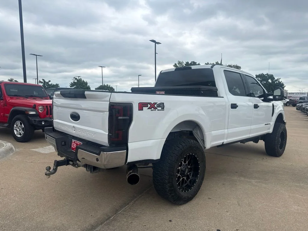 Used 2017 White Ford XLT image 3