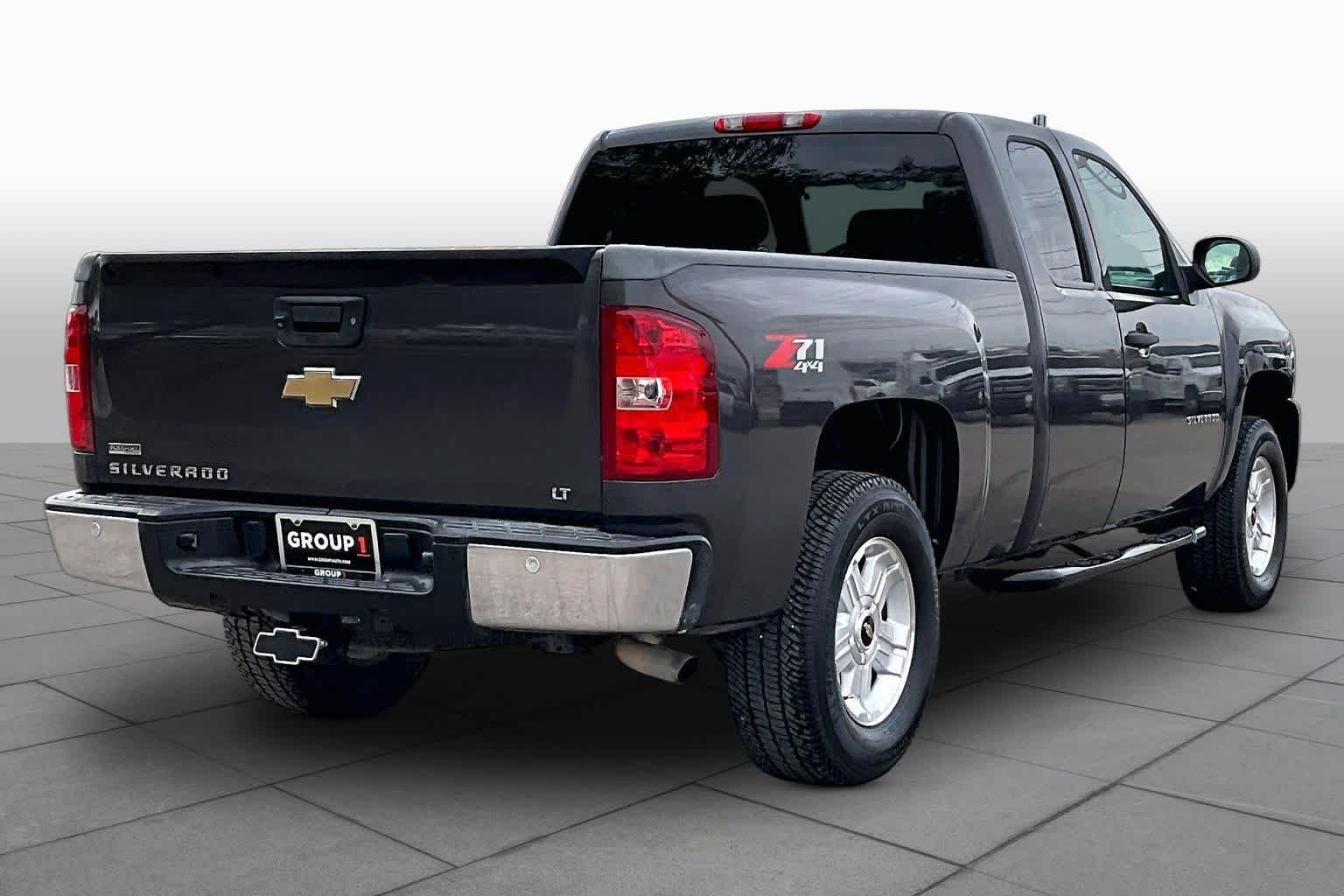 Used 2011 Taupe Gray Metallic Chevrolet LT image 11