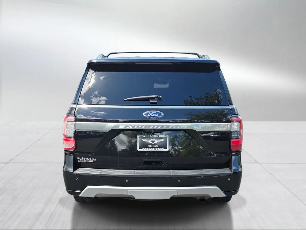 Used 2019 Black Metallic Ford Platinum image 4