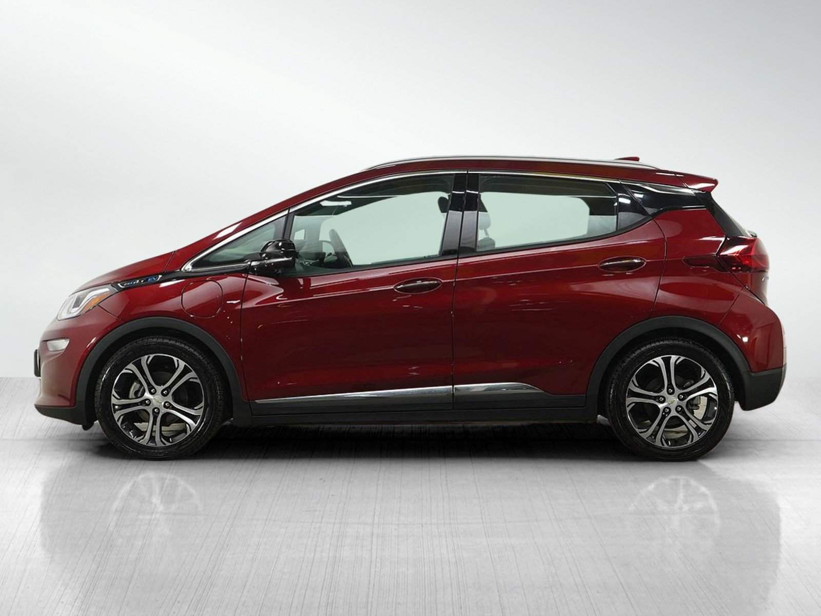 Used 2020 Chevrolet Bolt EV Premier with VIN 1G1FZ6S07L4136941 for sale in White Bear Lake, MN