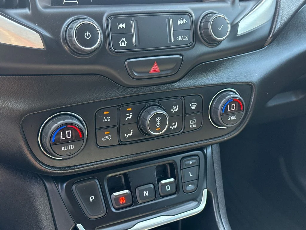 Used 2021 White GMC SLE image 25