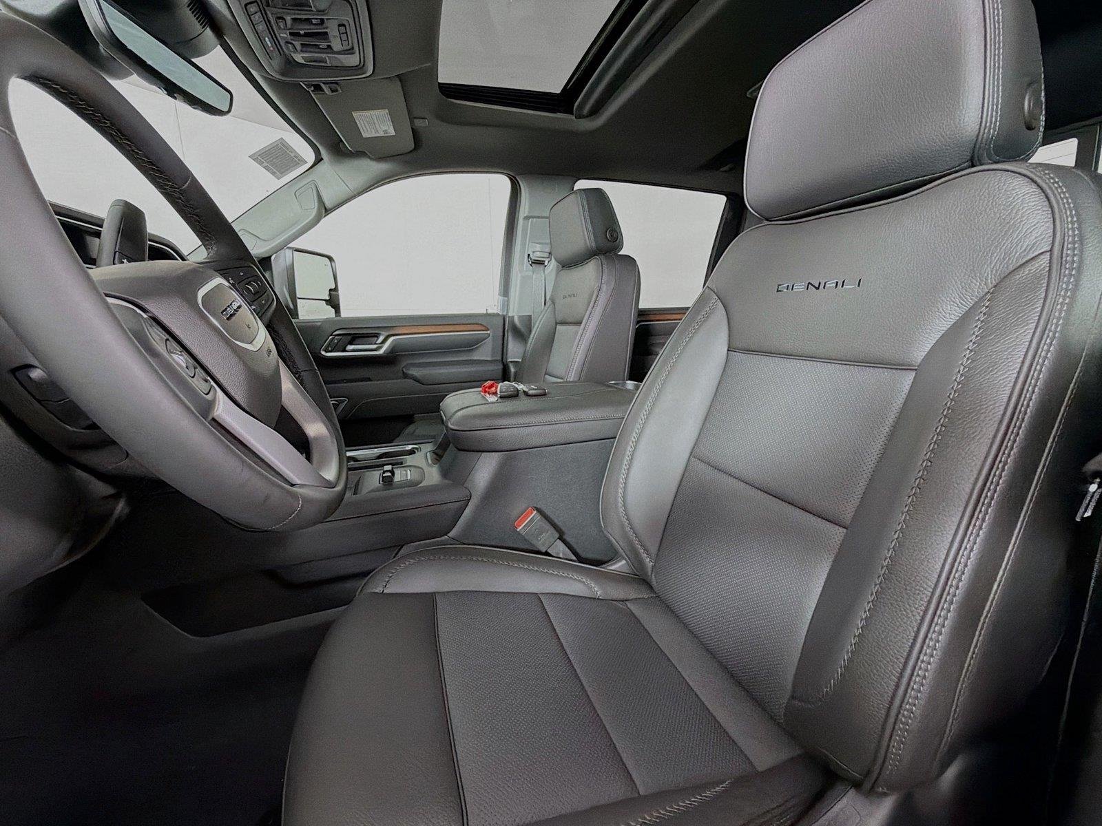 2026 GMC Sierra 2500HD Denali - Photo 2