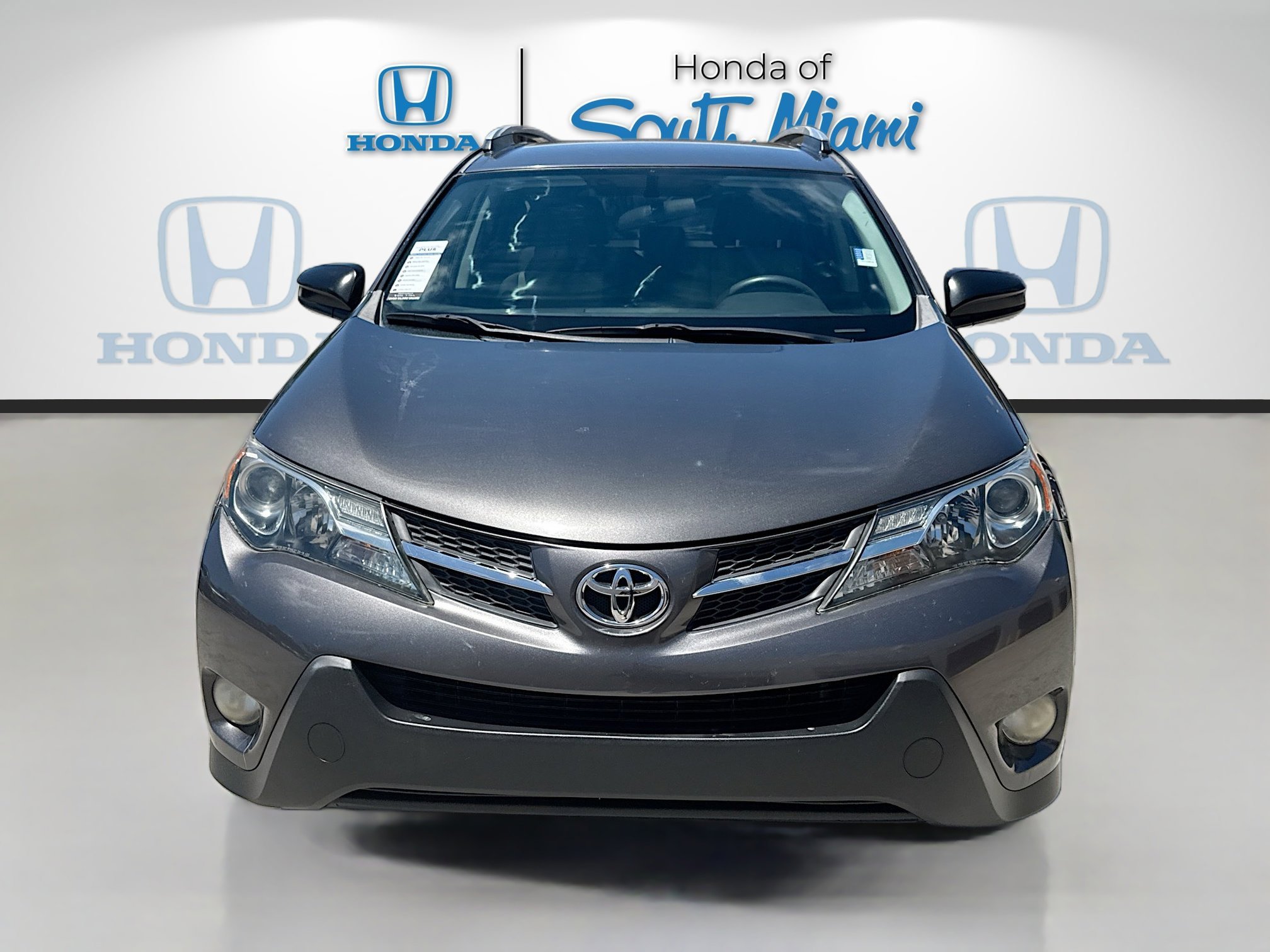 Used 2015 Magnetic Gray Metallic Toyota LE image 2