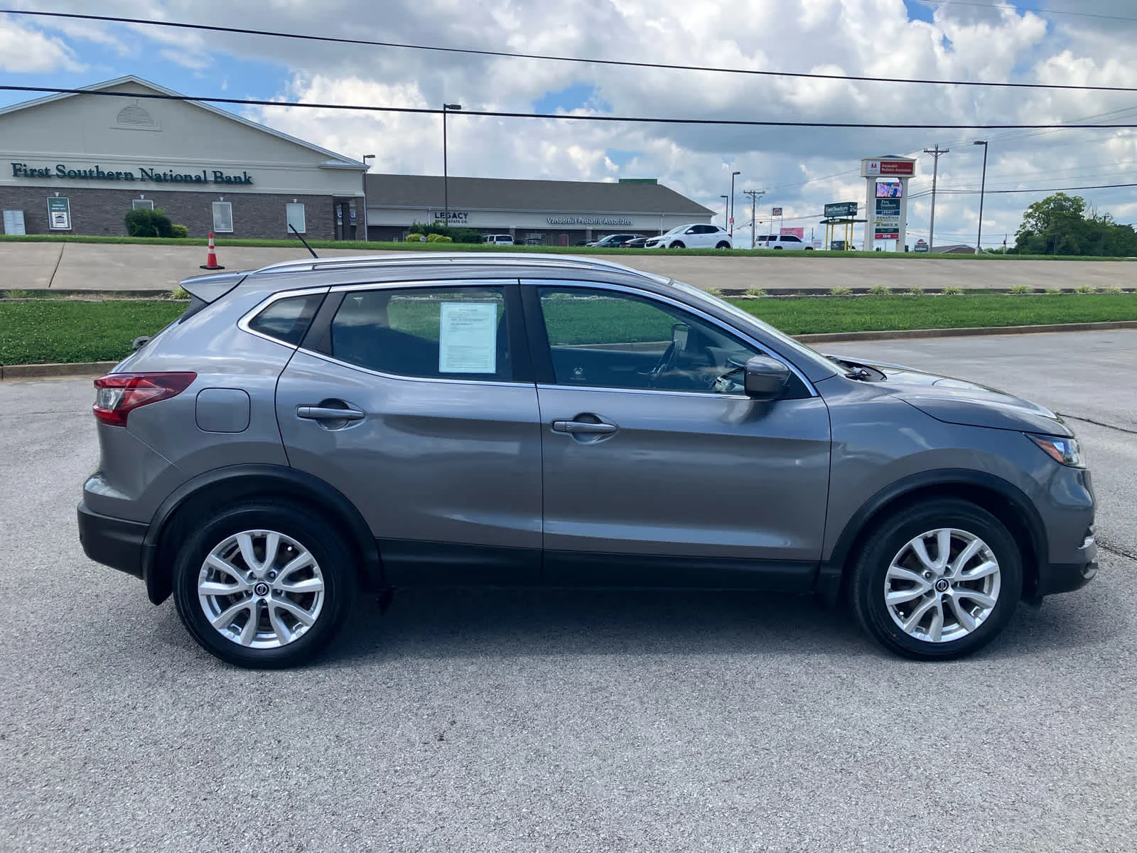 Used 2020 Magnetic Black Pearl Nissan SV image 8