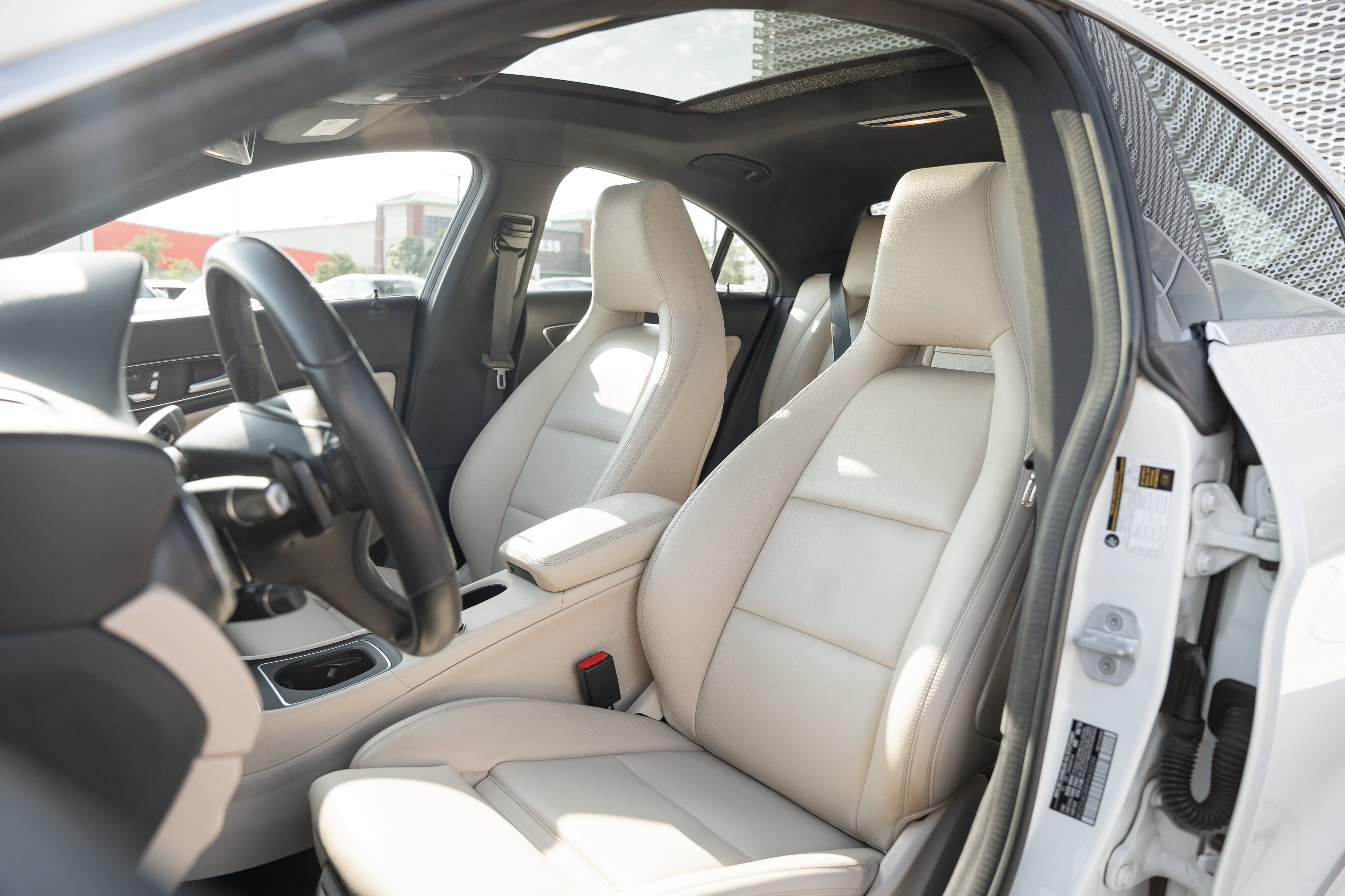 Used 2017 Cirrus White Mercedes-Benz CLA 250 image 16