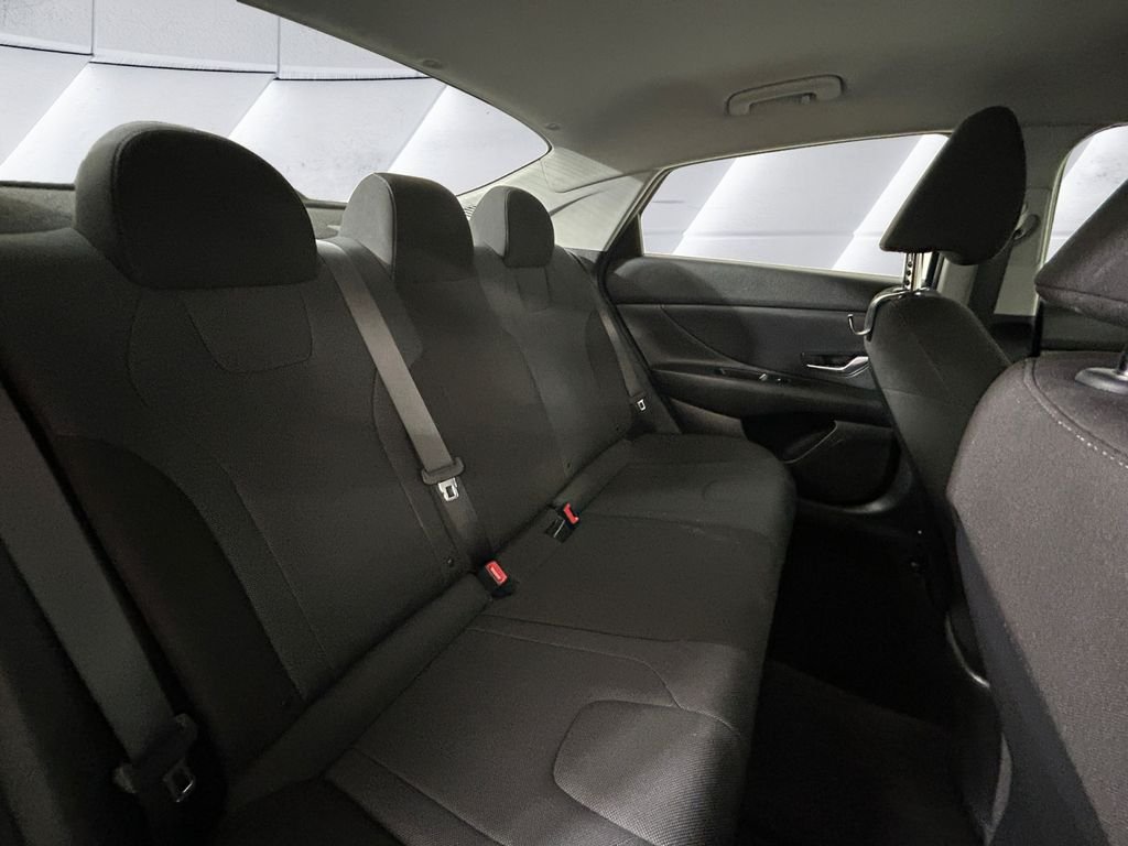 Used 2022 Gray Hyundai SE image 16