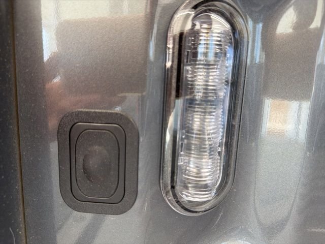 New 2026 Carbonized Gray Metallic Ford XLT image 15
