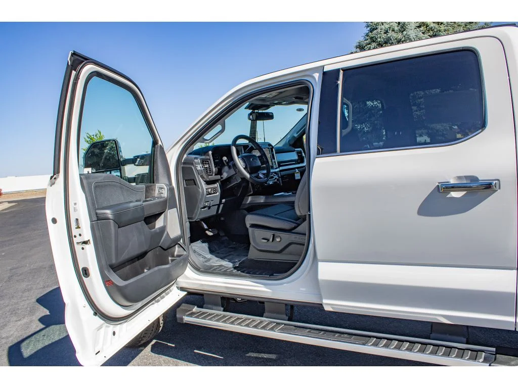 New 2026 Star White Metallic Tri-Coat Ford LARIAT image 30