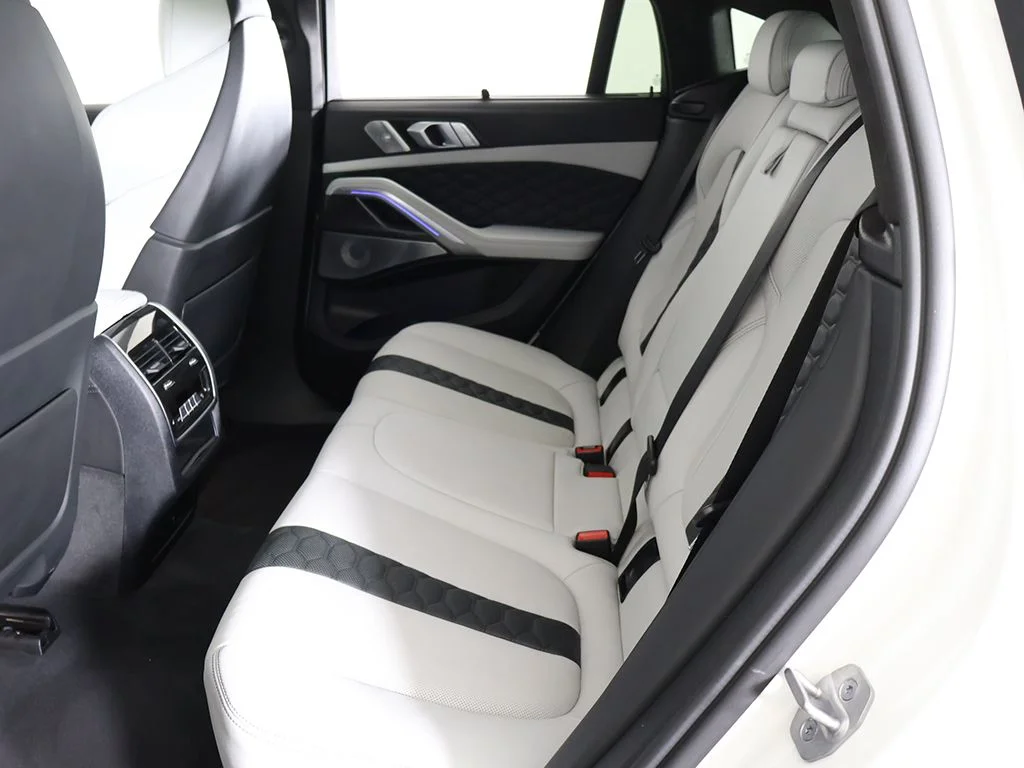 Used 2023 Alpine White BMW Base image 43