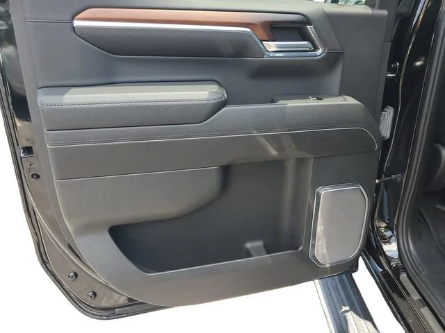 Used 2024 Onyx Black GMC Denali image 24