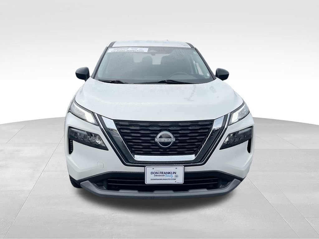 Used 2023 White Nissan S image 3