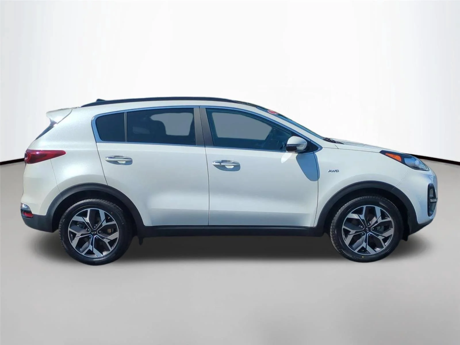 Used 2022 Snow White Pearl Kia EX image 6
