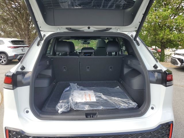 New 2026 White Volkswagen SE R-Line Black image 8