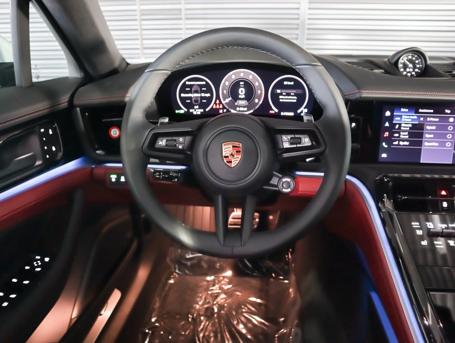 New 2026 Carrara White Metallic Porsche 4 E-Hybrid image 13