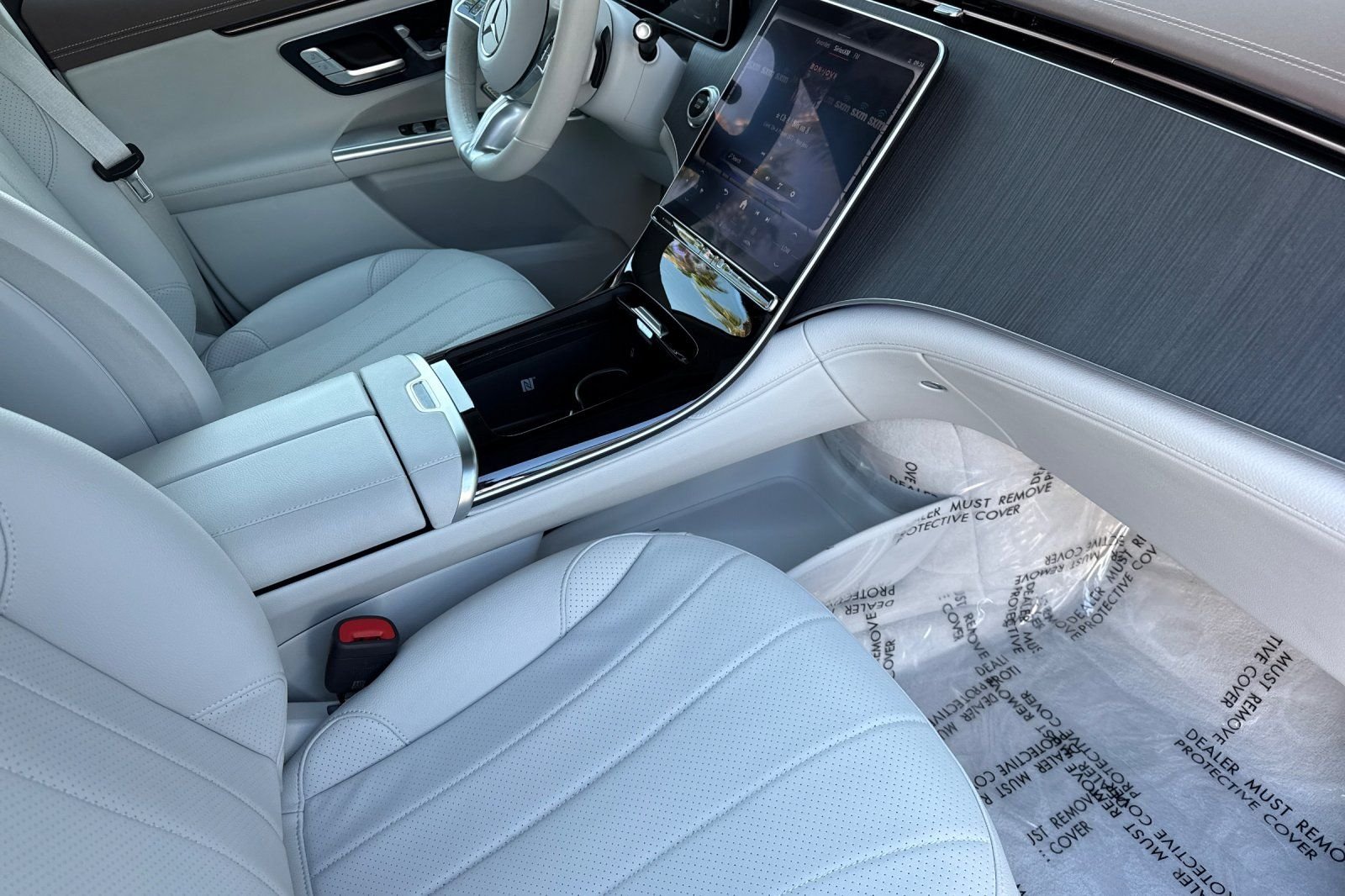 Certified Used 2023 White/off-white Mercedes-Benz 350+ SUV image 13