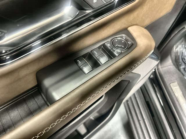 2026 GMC Yukon Denali Ultimate - Photo 13