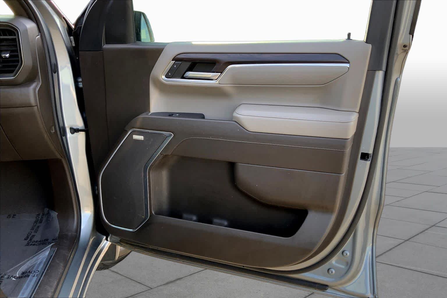 Used 2023 Sterling Metallic GMC SLT image 22
