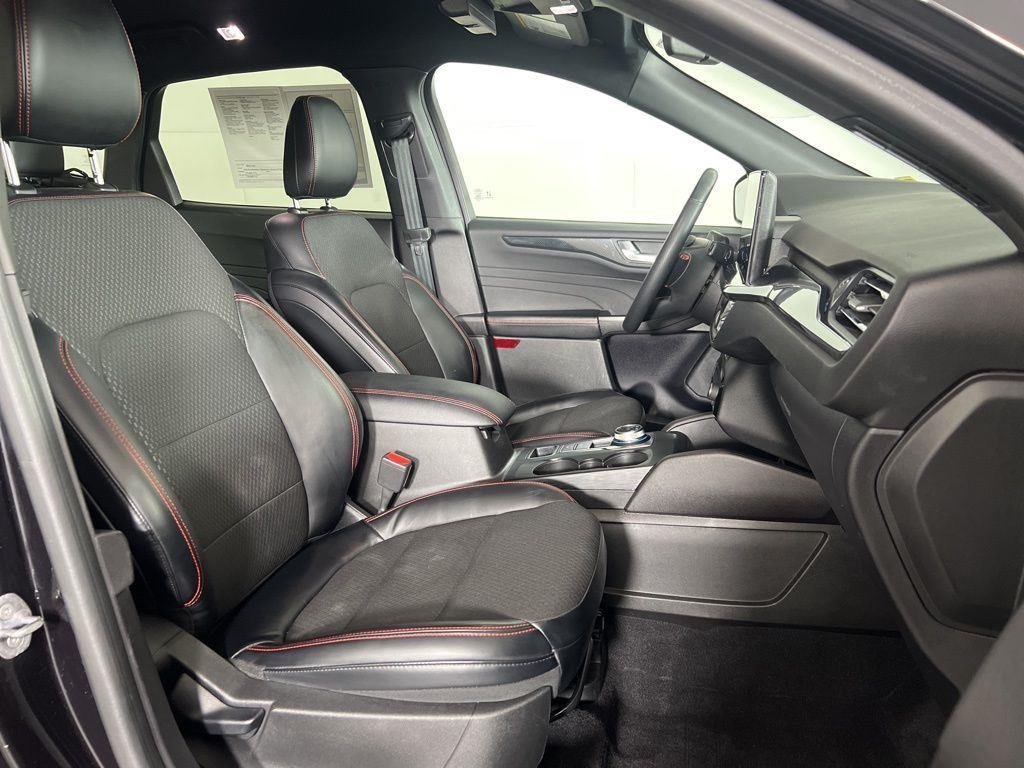 Used 2023 Black Metallic Ford ST-Line image 14