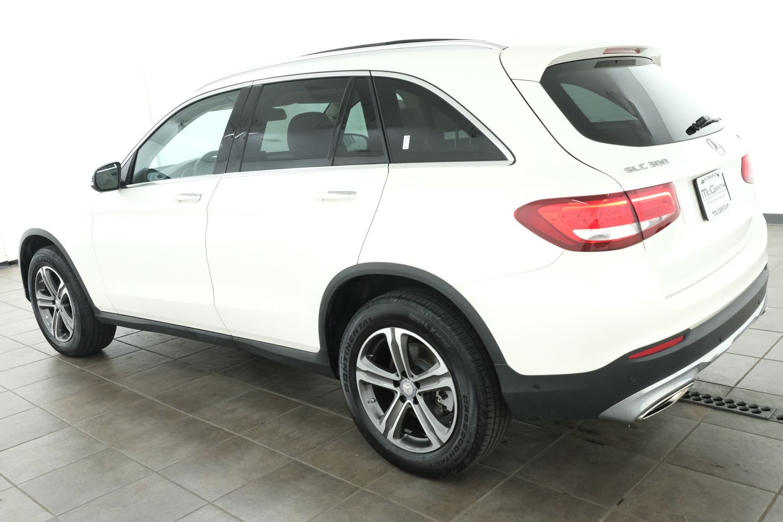 Used 2017 designo Diamond White Metallic Mercedes-Benz GLC 300 image 3