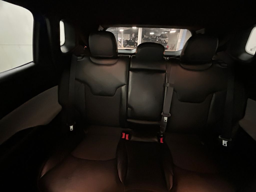 Used 2024 Blue Jeep Latitude image 19