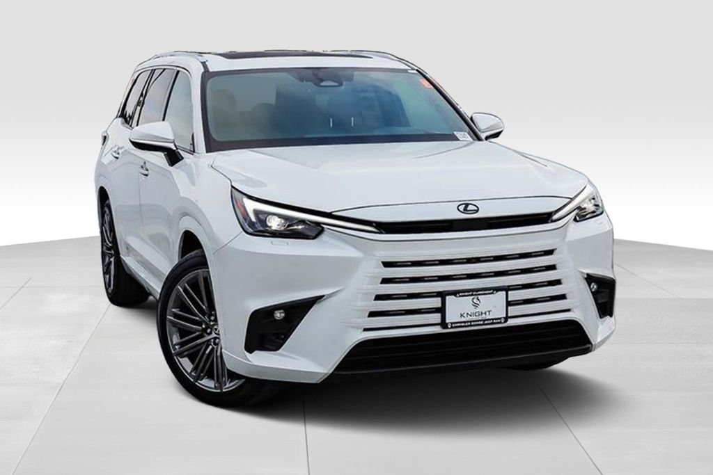 Used 2025 Pearl Lexus 350 Luxury image 2