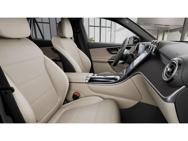 Used 2026 Black Mercedes-Benz GLC 300 image 4