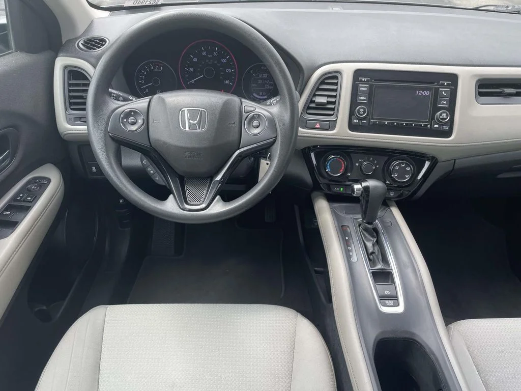 Used 2021 Lunar Silver Metallic Honda LX image 12