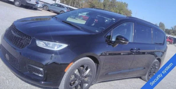 Used 2025 Diamond Black Chrysler Limited image 12
