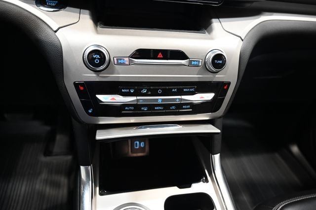 Used 2022 Black Ford XLT image 19