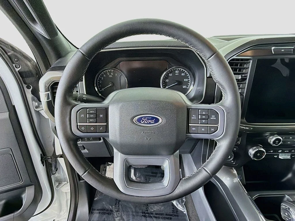 Used 2023 Oxford White Ford XLT image 32