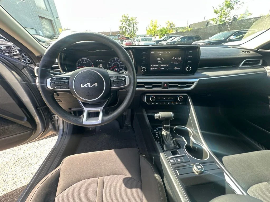Used 2024 Silver Kia LXS image 26