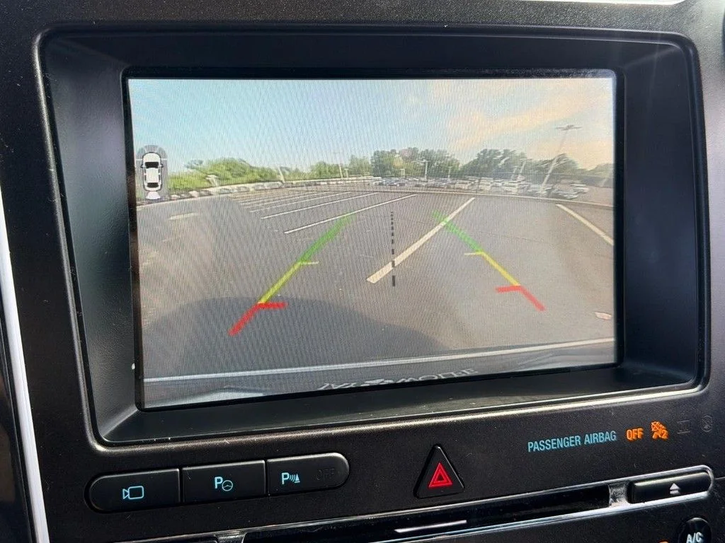 Used 2018 Blue Ford Limited image 23
