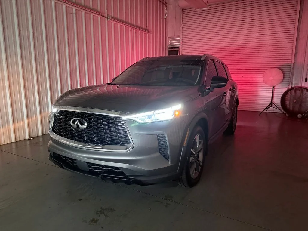 Certified Used 2023 Gray INFINITI LUXE image 8