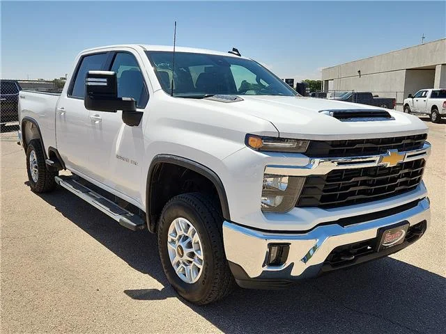 Used 2025 White Chevrolet LT 4x4 Crew Cab 6.75 ft. box 159 in. WB image 6